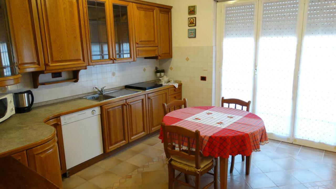 Supercasona Pratica Villa Sarzana Luaran gambar
